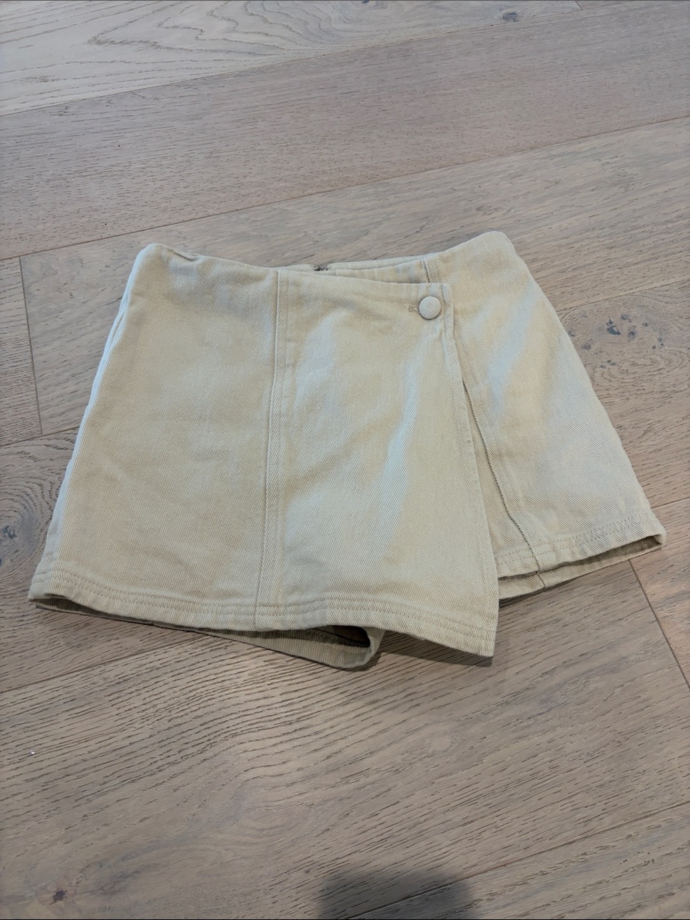 Vici Women's Cream Skort with Button Detail size XS